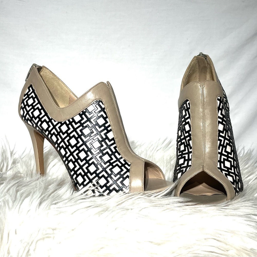 Nicholas Kirkwood Leather Geometric Laser Cut Peep Toe Bootie Heel Shootie Italy